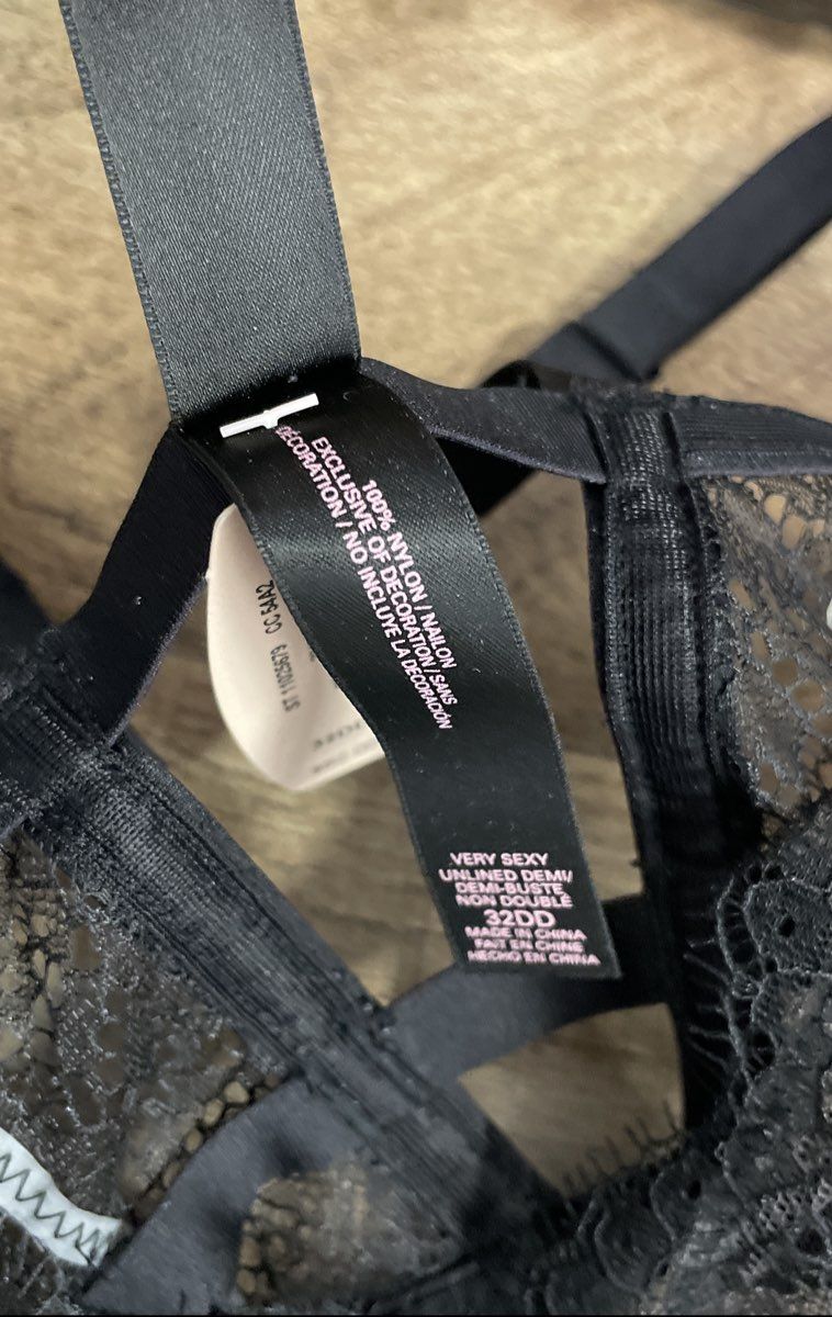 Victoria's Secret Very Sexy Unlined Demi Bra Black Lace Caged Strappy 32DD NWT