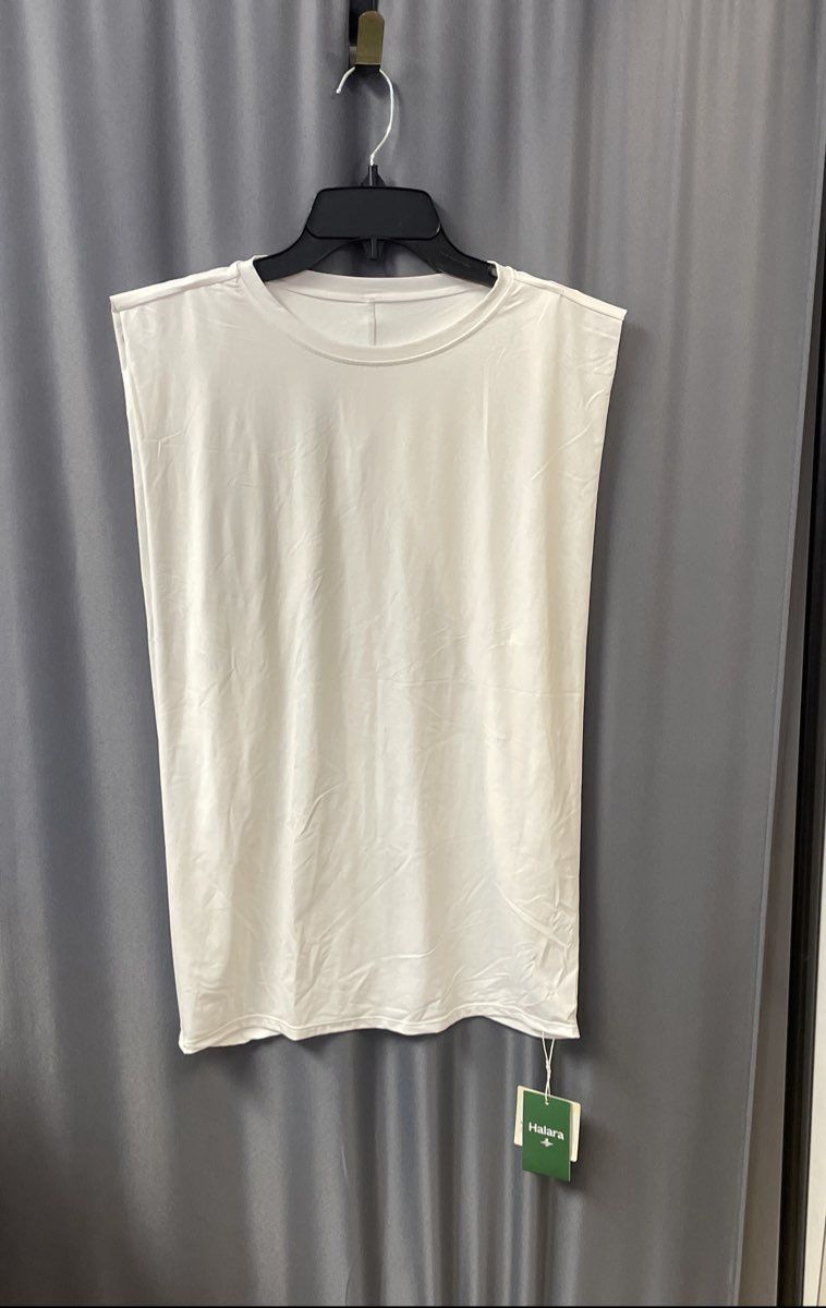 Halara Women's White Sleeveless Muscle Tank Top Nylon Elastane Activewear L NWT