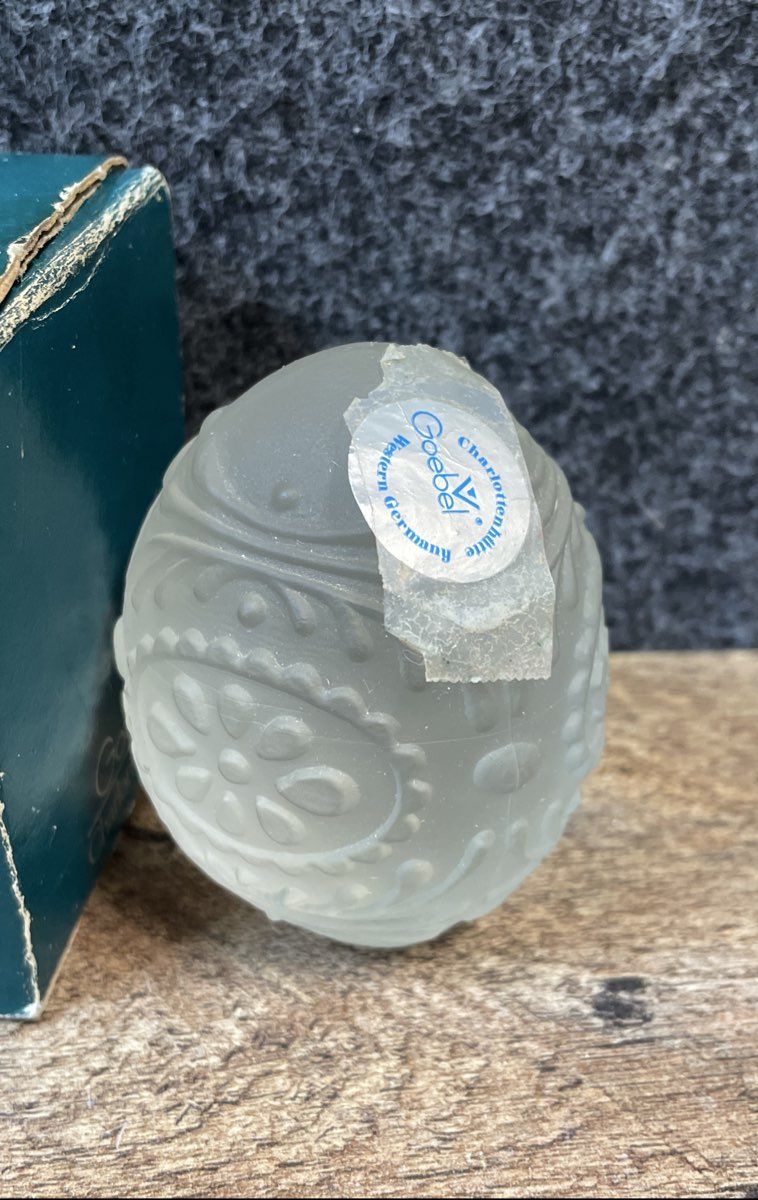 Goebel 1979 Annual Crystal Easter Egg First Edition Lot 2 Frosted & Chrome Glass