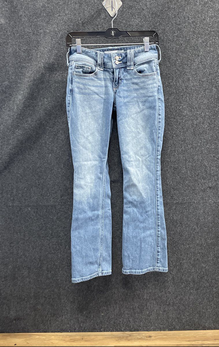 Hollister Women's Low-Rise Bootcut Jeans Light Wash Blue Flap Pocket Sz 00s W24