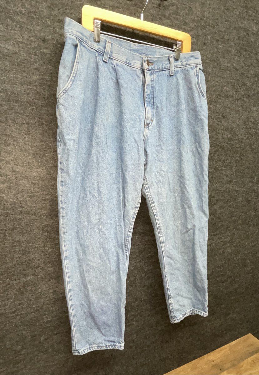 Vintage 90s Lee Women's Light Wash Pleated High Rise Mom Jeans Size 32