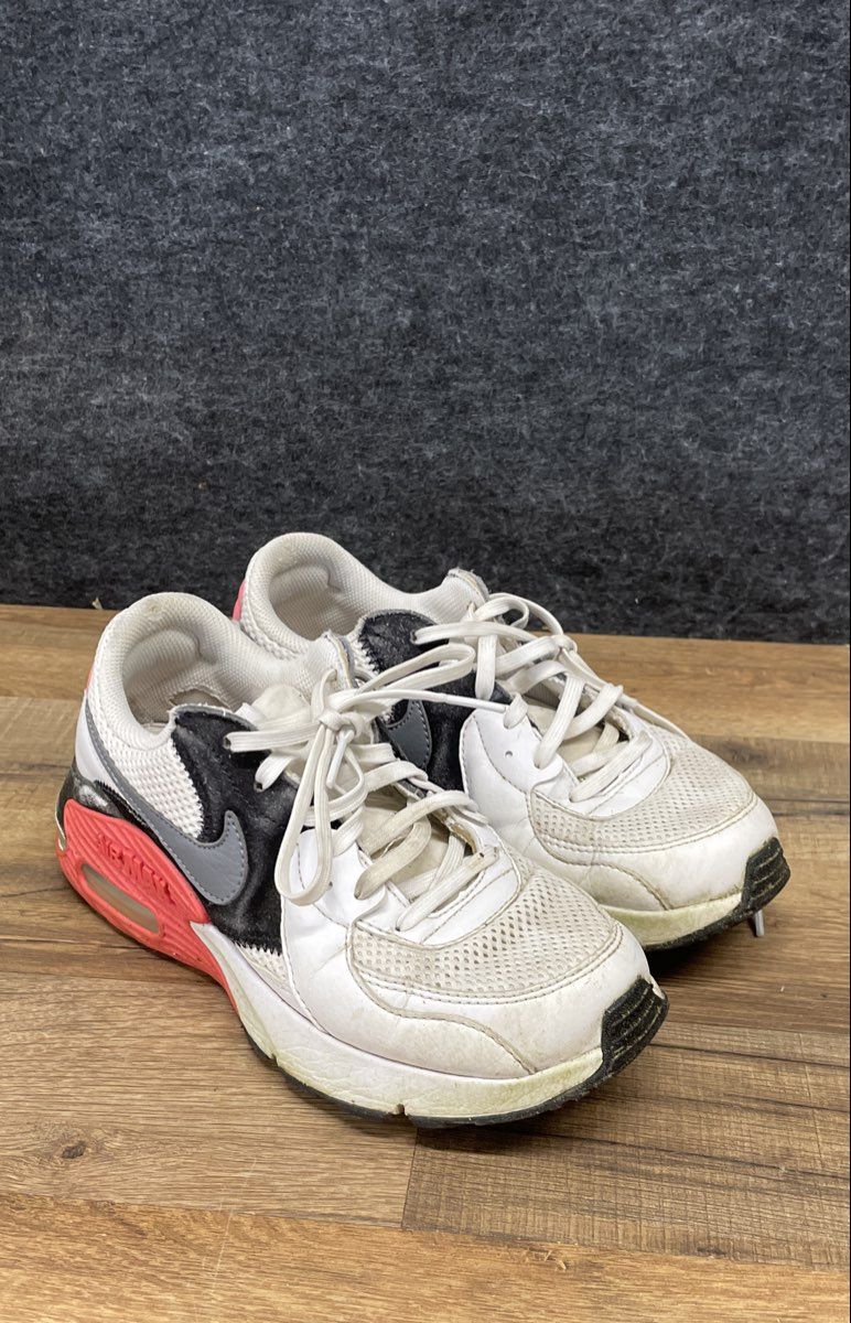 Nike Air Max Excee White Black Bright Crimson Women's Sneakers Size 6.5