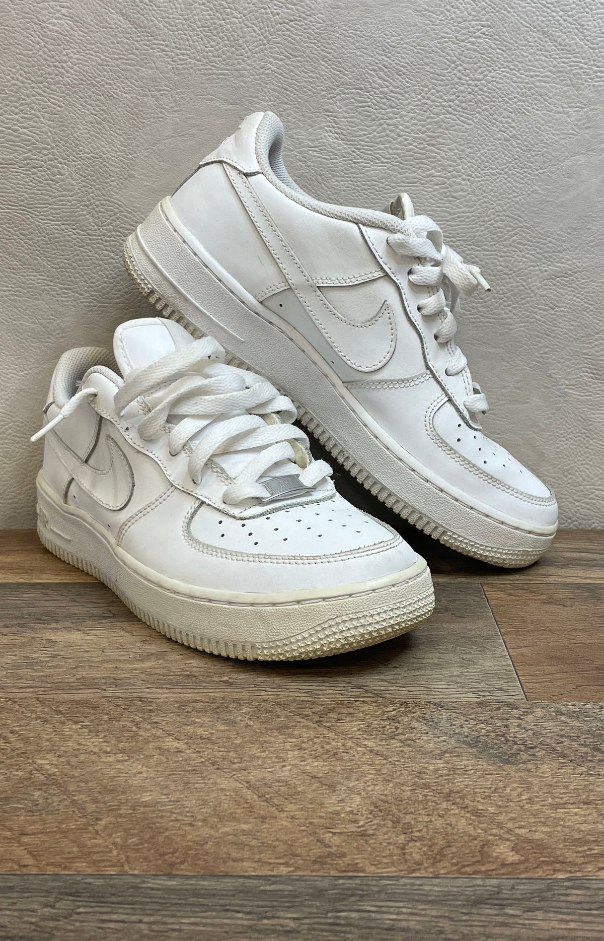 Nike Air Force 1 '07 Low Triple White GS Sneakers Size 6Y