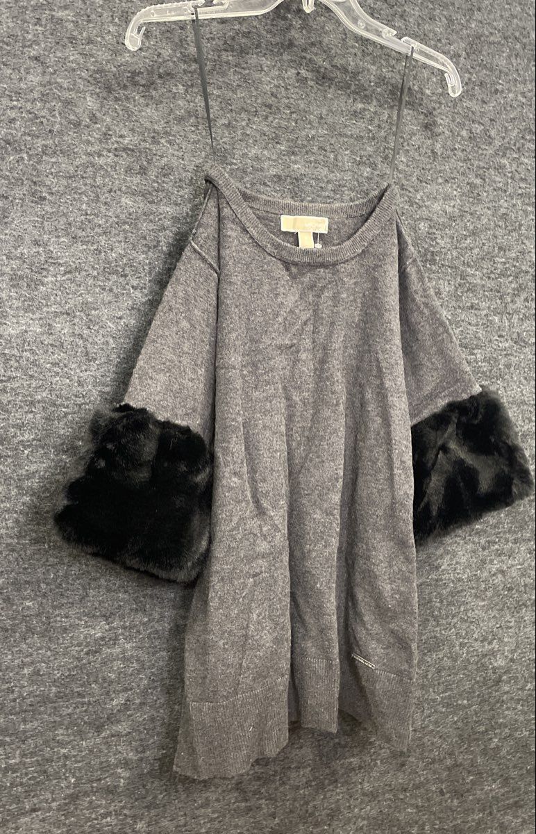 Michael Kors Women's Gray Cold Shoulder Faux Fur Cuff Knit Sweater Sz M