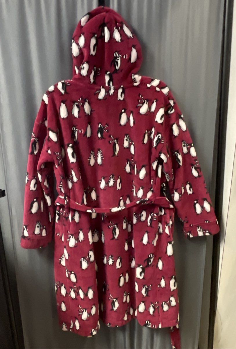 Vera Bradley Burgundy Penguin Print Plush Hooded Robe Sz S/M