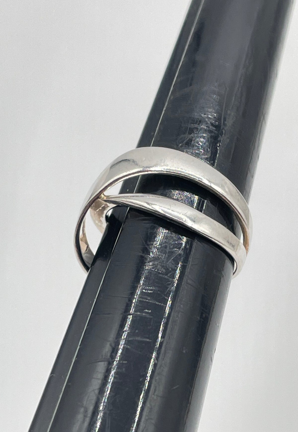925 Sterling Silver Crossover Ring 3.7g