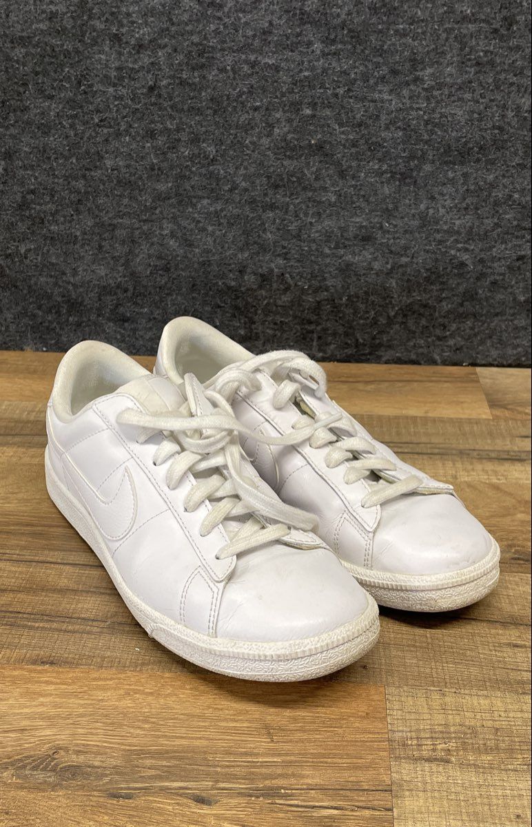 Nike Tennis Classic CS White Low Top Sneakers Women's Size 8.5