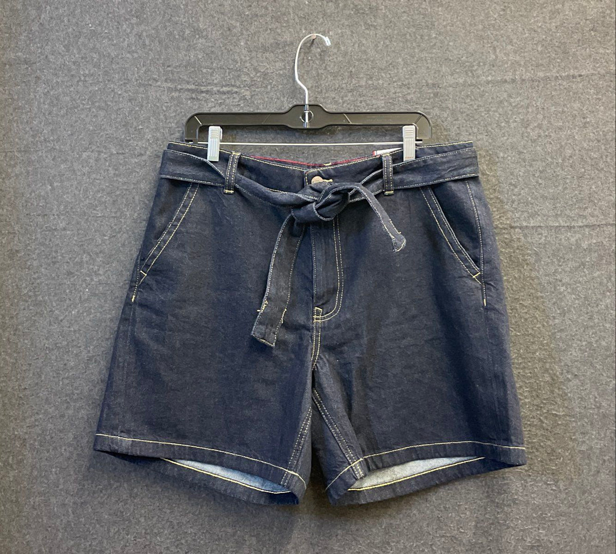 Tommy Hilfiger Women's Rinse Rigid High Waist Tie Belt Denim Shorts NWT Sz 12