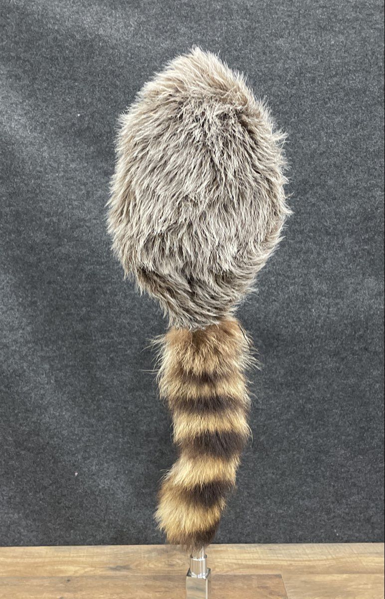 Vintage Unisex Raccoon Skin Cap Real Fur Davy Crockett Hat with Tail Brown Gray