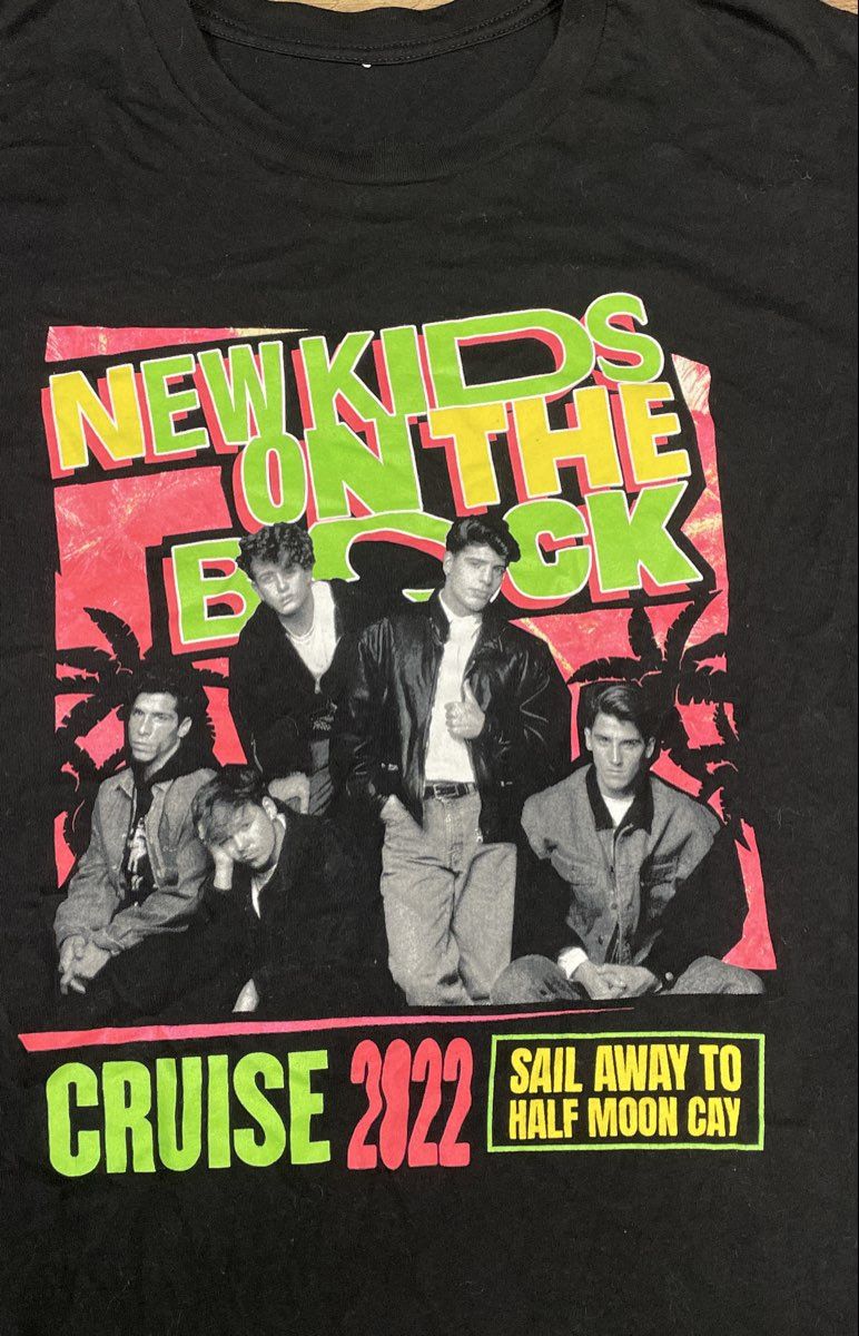 New Kids on the Block NKOTB Cruise 2022 Sail Away Half Moon Cay T-Shirt Sz L