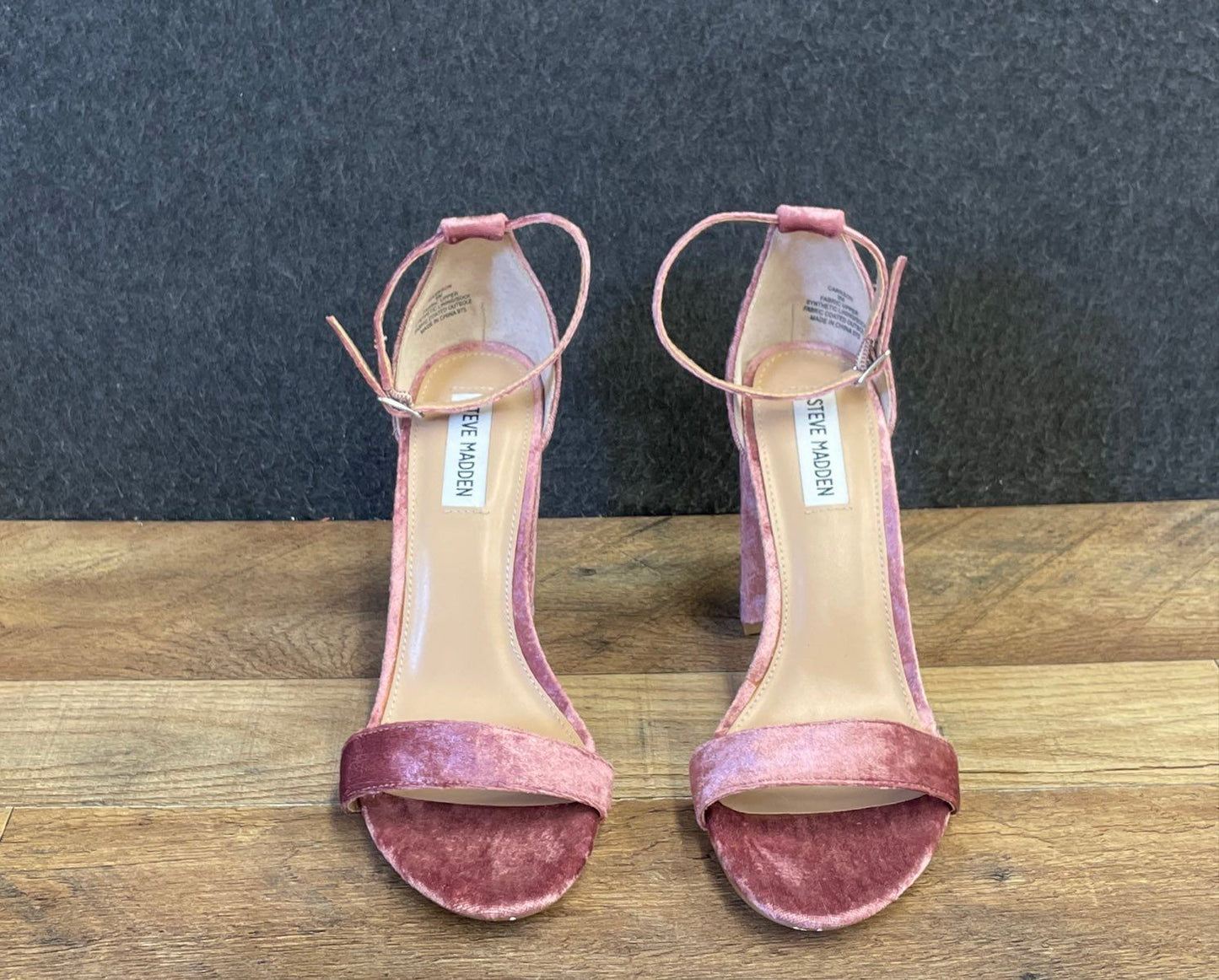 Steve Madden Carrson Blush Pink Velvet Ankle Strap Block Heel Sandals Size 9M