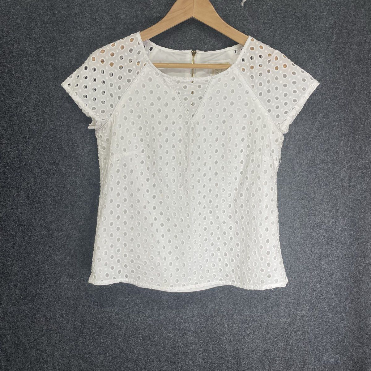 Sail to Sable Women's White Eyelet Short Sleeve Back Zip Cotton Blouse Sz S