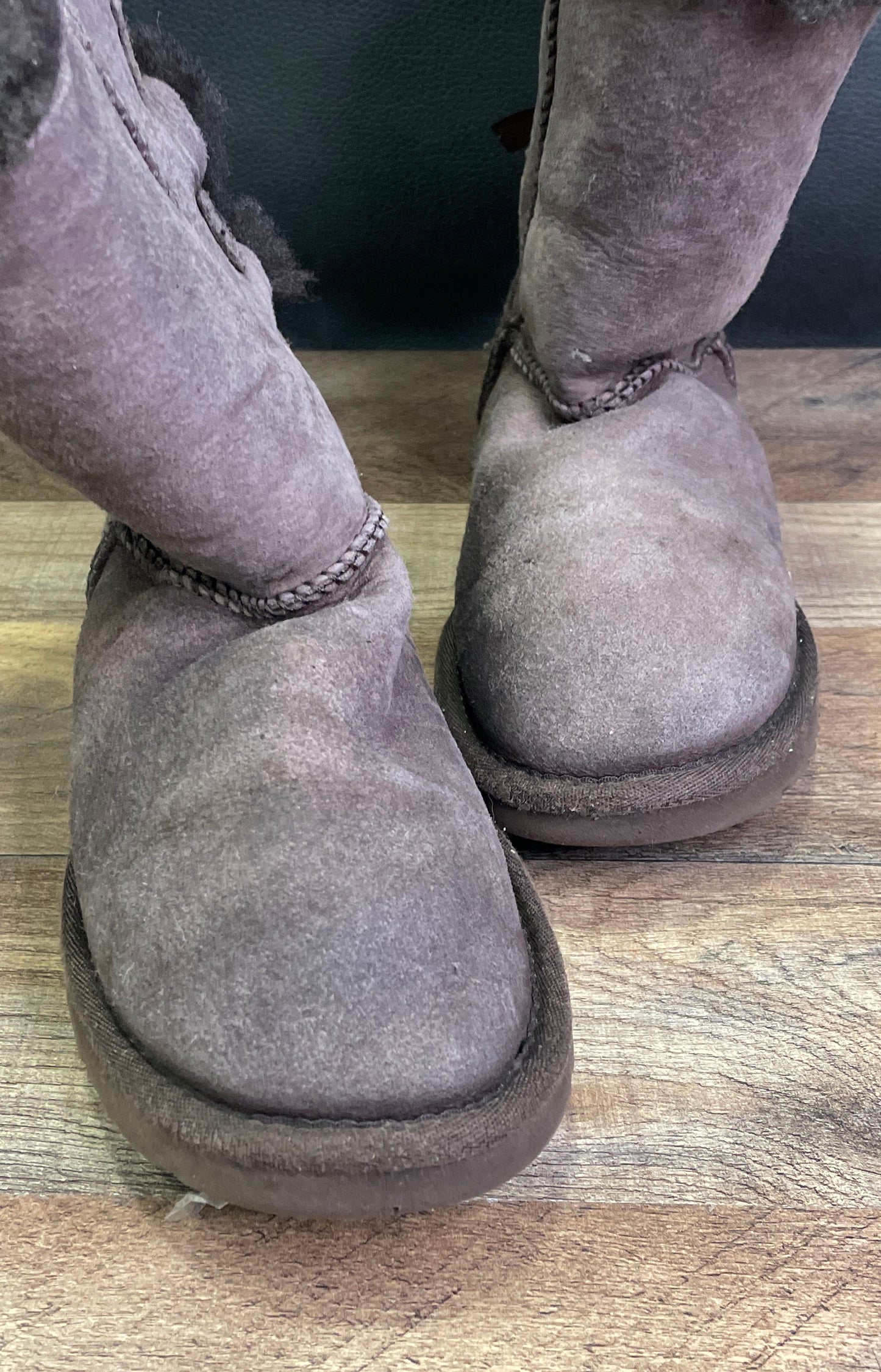 UGG Australia Bailey Bow Chocolate Brown Suede Shearling Boots Size 6