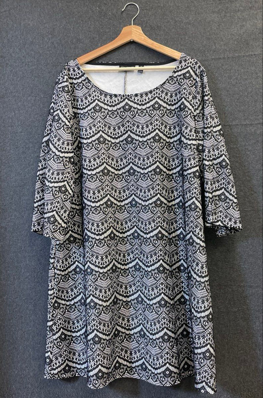 Nina Leonard Women's Black & White Lace Print Scalloped Dress Sz 2X
