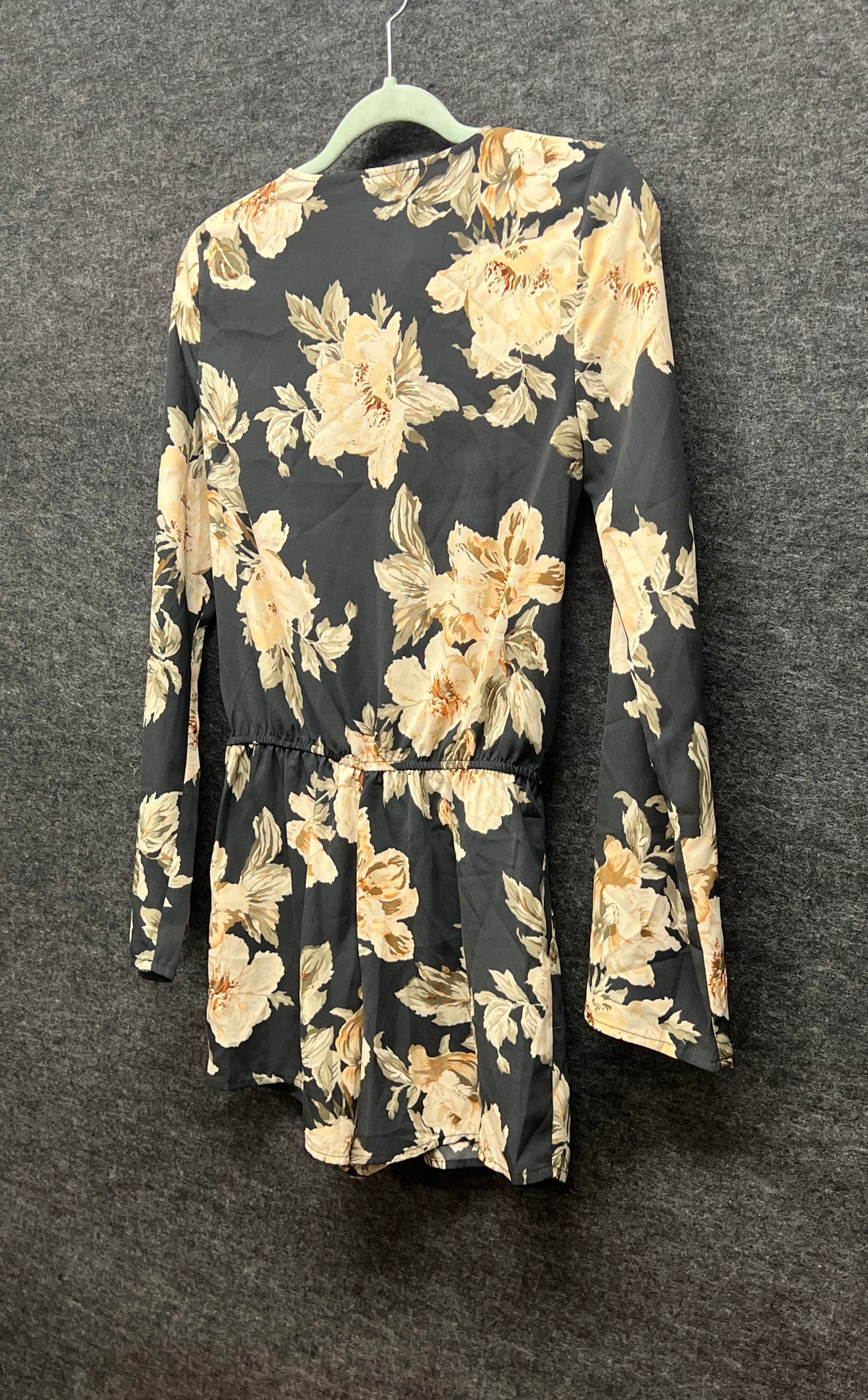Lulus Women's Black Cream Floral V-Neck Long Sleeve Romper NWT Sz XS