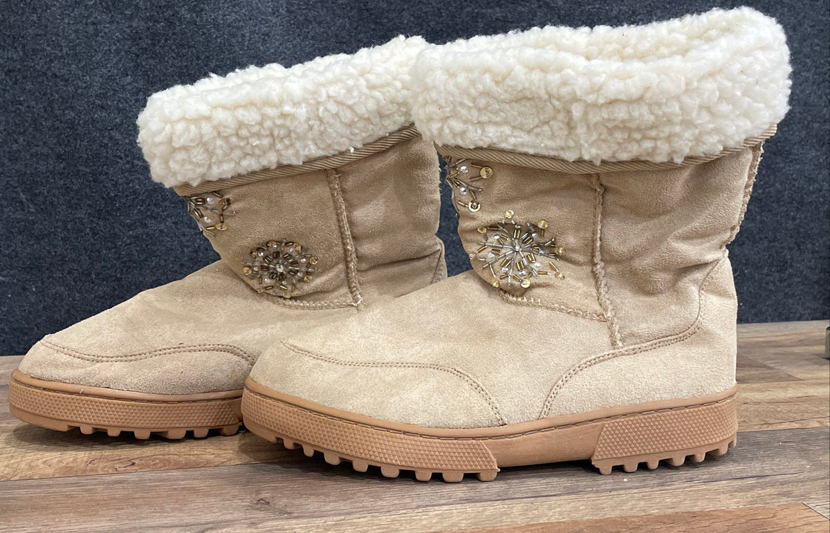 Tan Faux Suede Snowflake Beaded Ankle Boots White Faux Fur Trim Women's Size 8