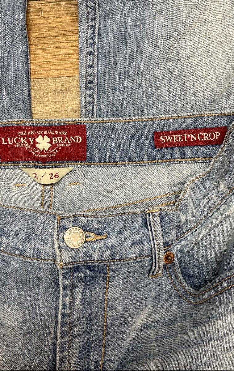 Lucky Brand Women's Sweet 'N Crop Jeans Light Wash Embroidered Cuff Sz 2/26
