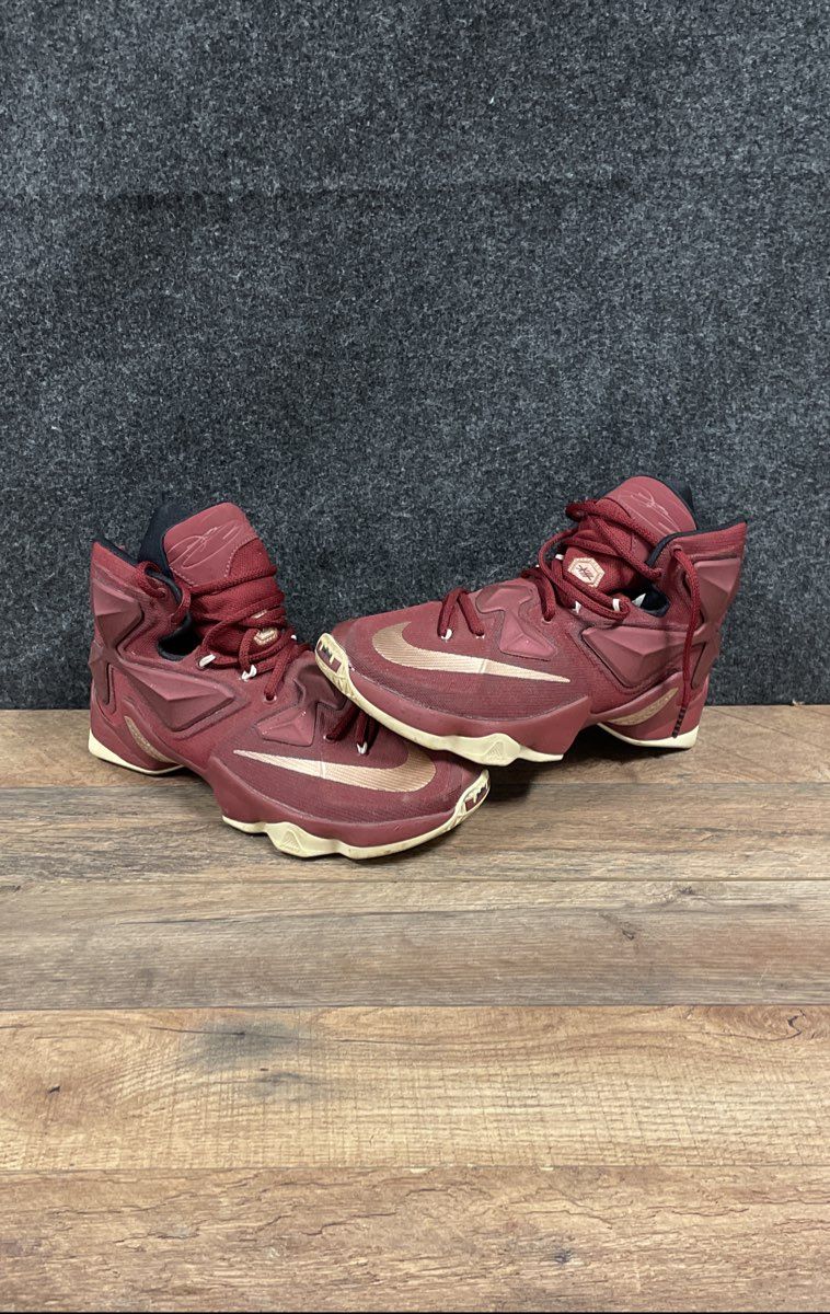 Nike LeBron 13 Team Wine Red Metallic Gold Basketball Shoes Size 7.5