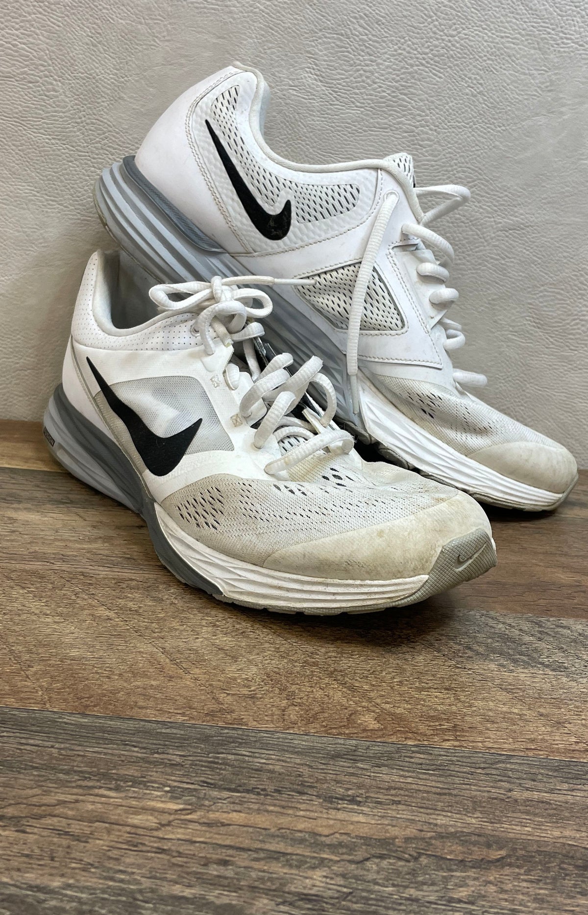 Nike Tri Fusion Run White Black Silver Men's Athletic Running Shoes Size 11