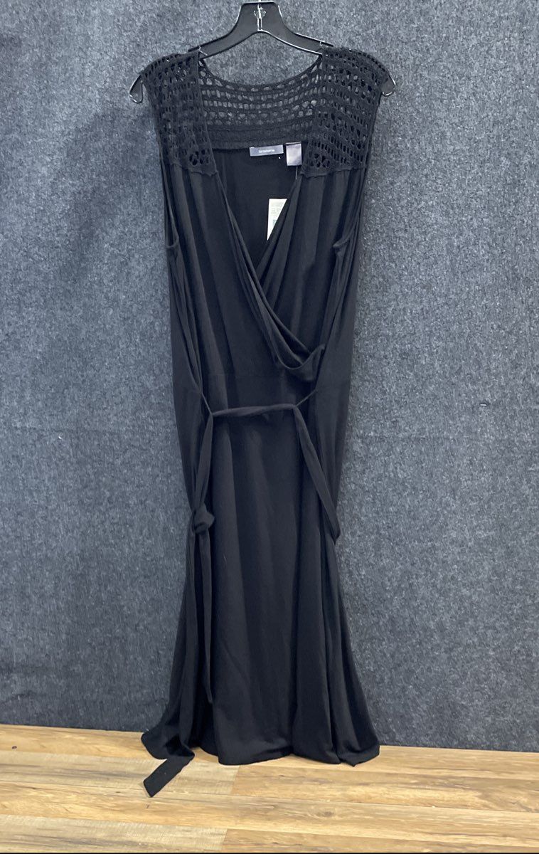 Liz Claiborne Women's Black Wrap Front Crochet Yoke Stretch Maxi Dress 1X NWT