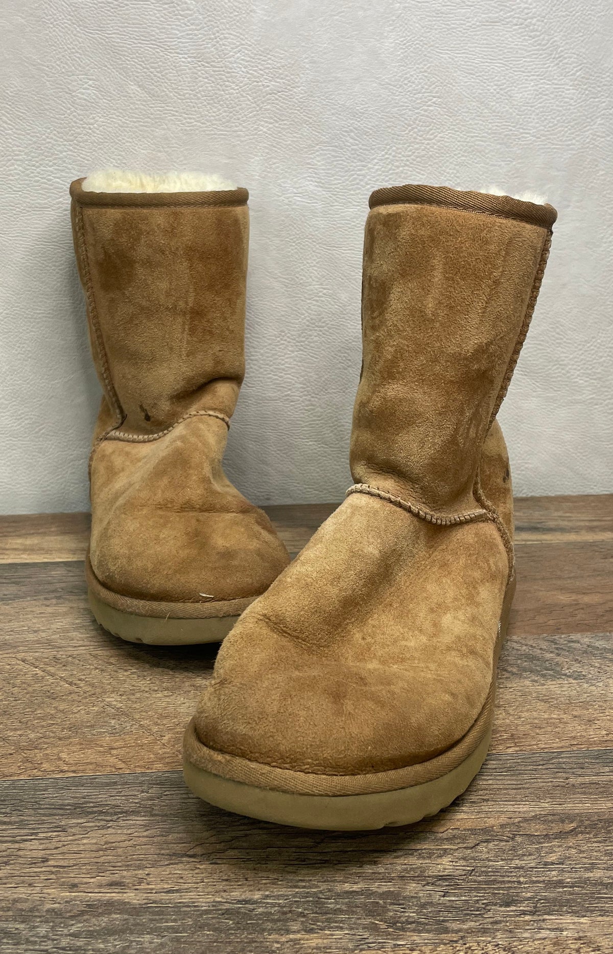 UGG Classic Short II Chestnut Brown Sheepskin Boots Women's Size 7
