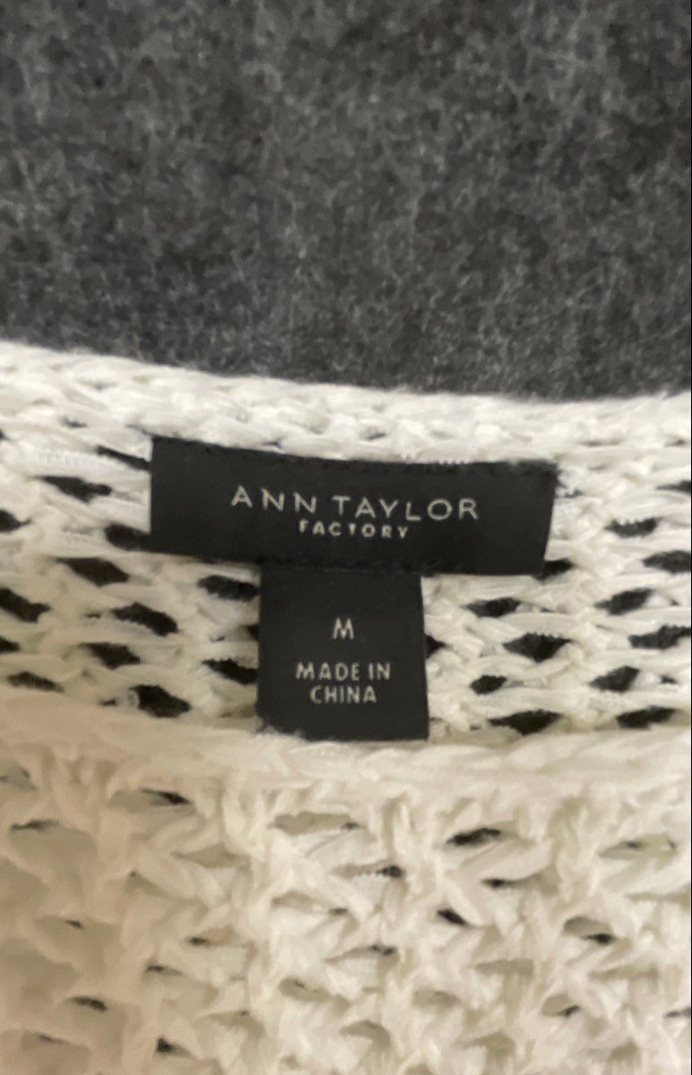 Ann Taylor Factory Women's White Open Knit Crochet Long Sleeve Sweater Size M