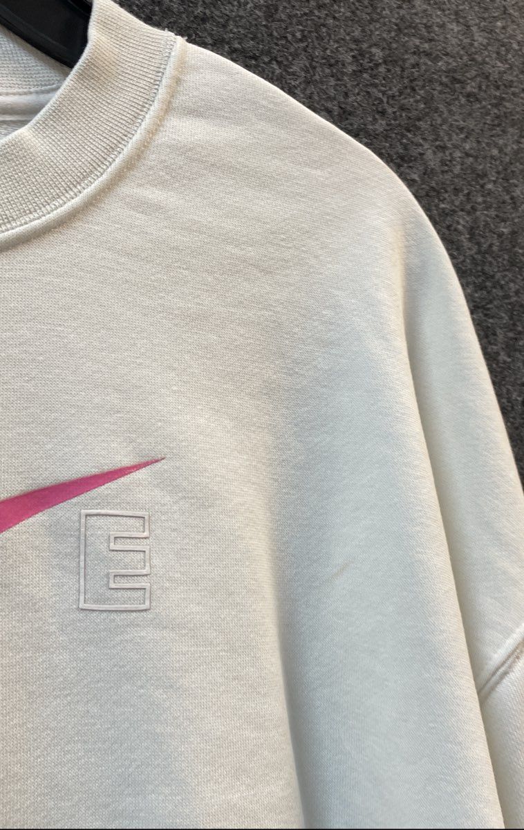 Nike Women's White Dri-Fit Get Fit Crewneck Sweatshirt Pink Swoosh Logo Sz XL