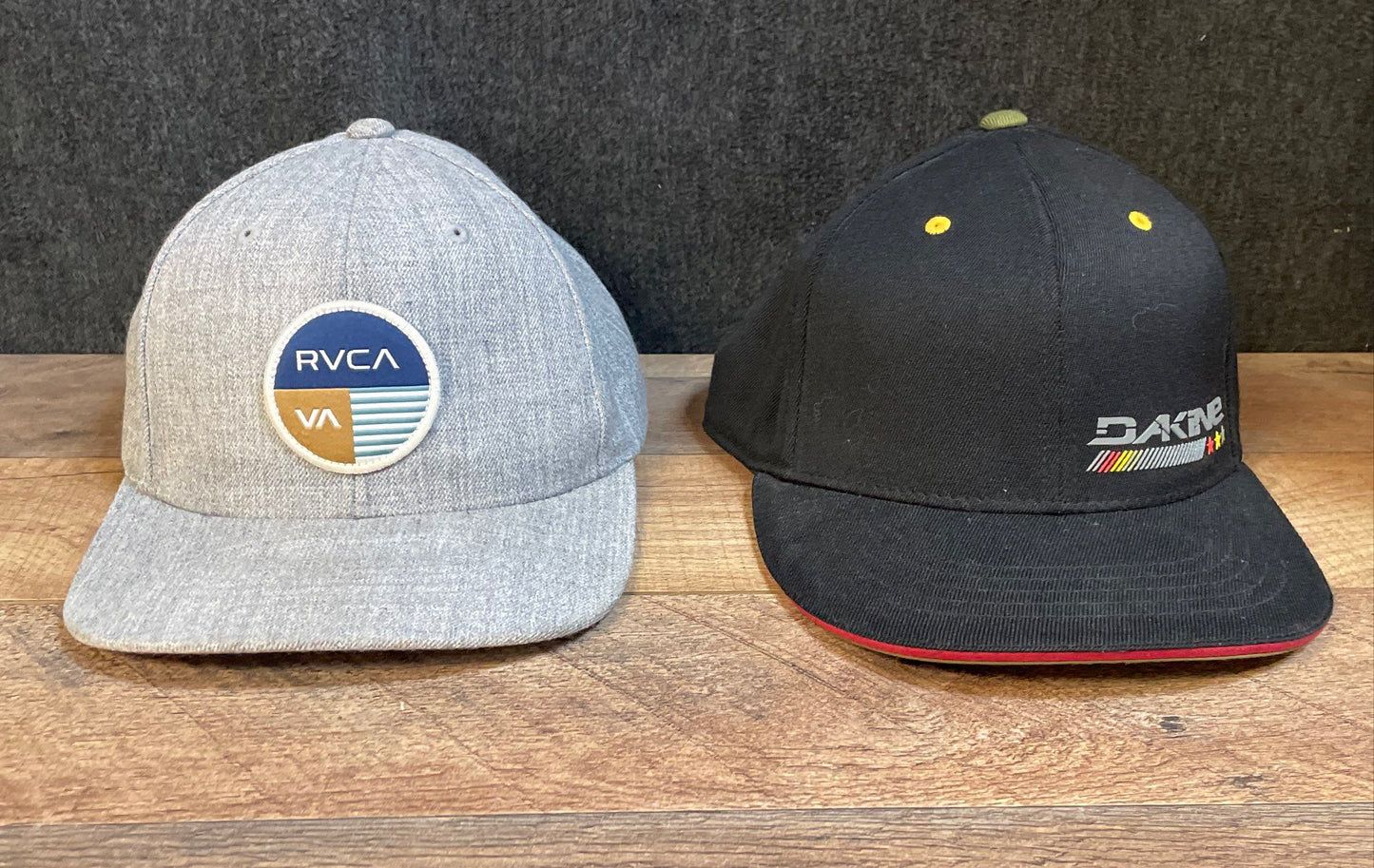 Lot of 2 RVCA & Dakine Men's Baseball Caps Gray Snapback Black Fitted Sz 7 1/4+