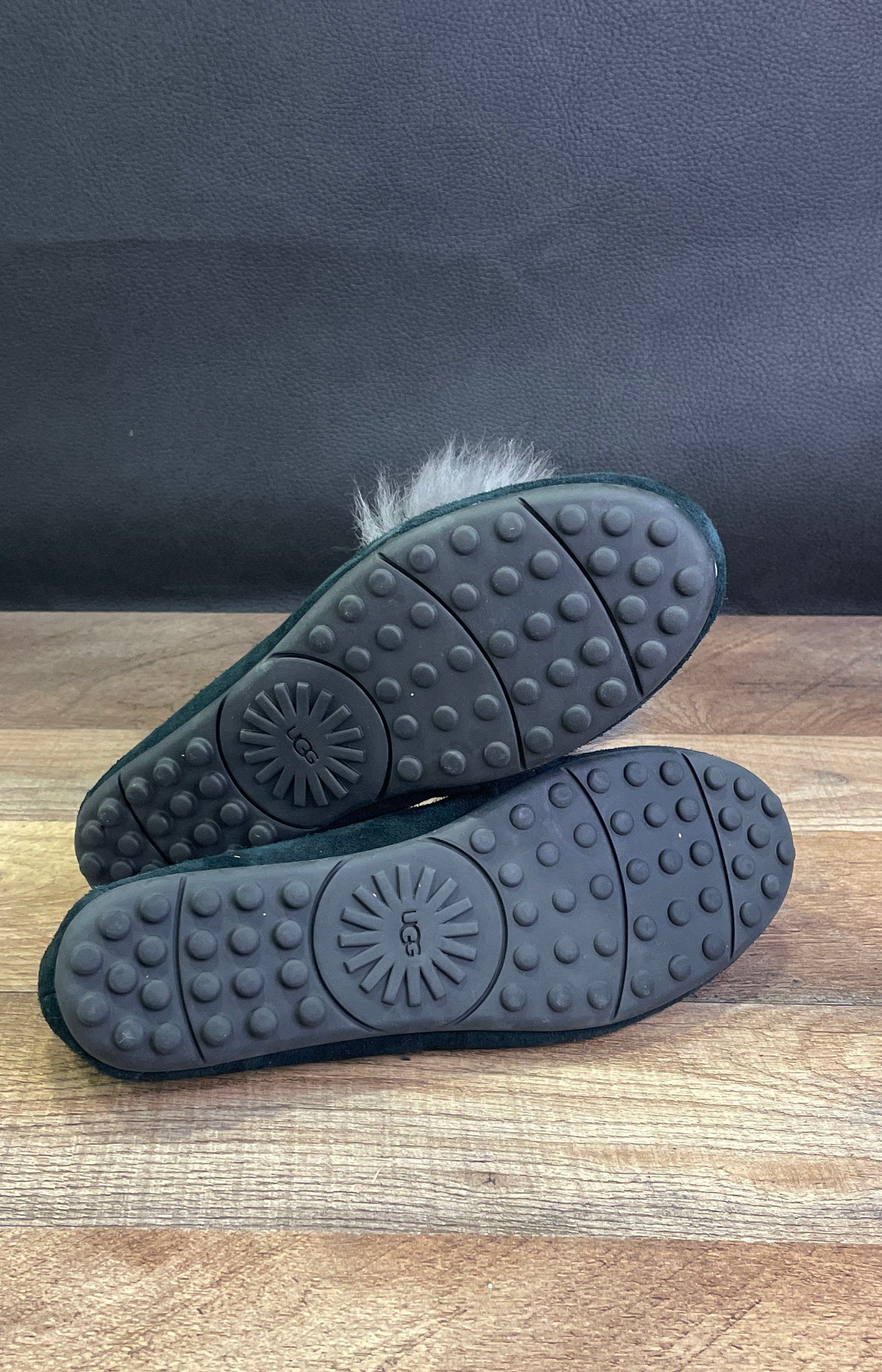 Ugg Lane Black Suede Grey Sheepskin Pom-Puff Slippers Loafers Women's Size 6