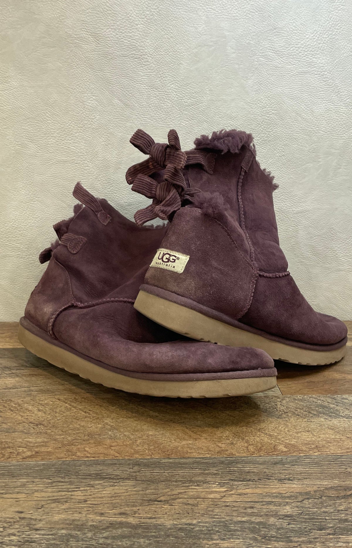 UGG Australia Bailey Bow Purple Suede Sheepskin Lined Boots Women's Size 10
