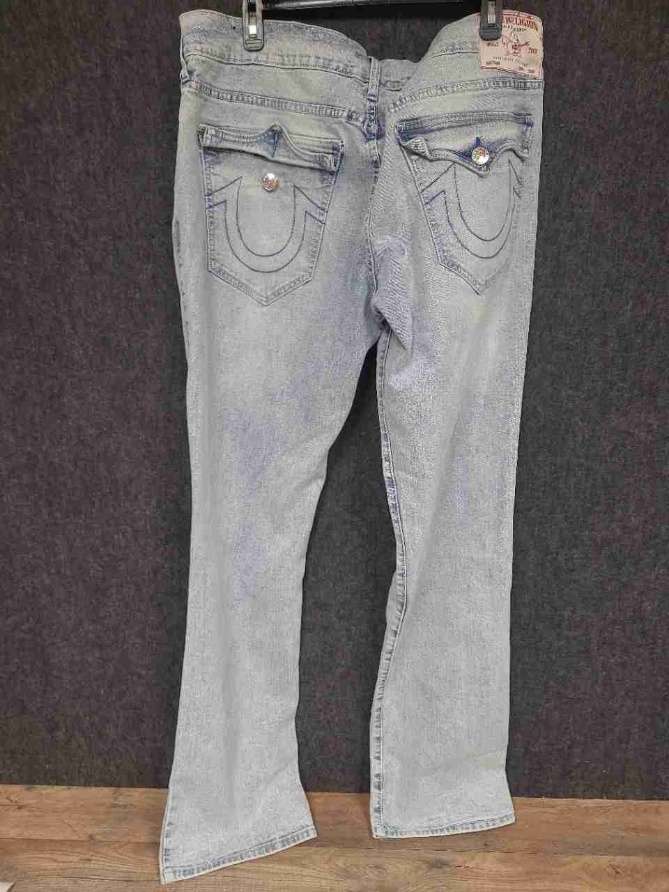 True Religion Men's Ricky Relaxed Straight Light Wash Blue Denim Jeans Size 36
