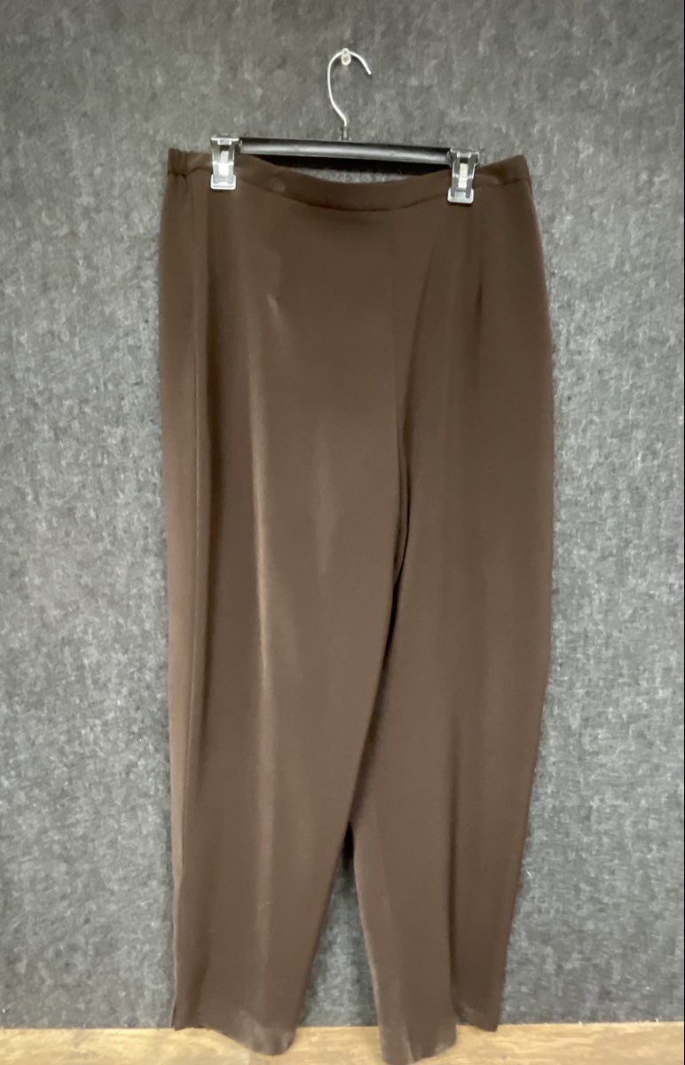 Amanda Smith Women's Brown Straight Leg Elastic Waist Pants Size 18 NWT