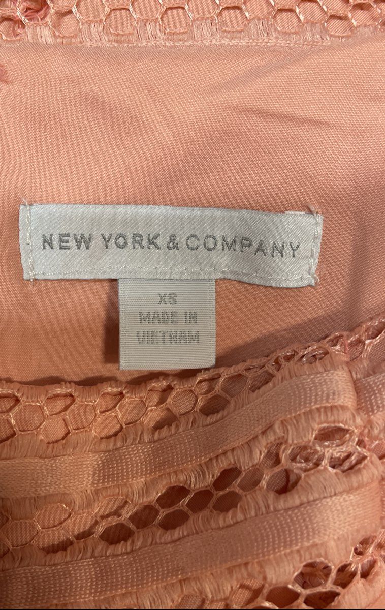 New York & Company Women's 2-Piece Set Peach Peplum Top Pencil Skirt Sz XS NWT