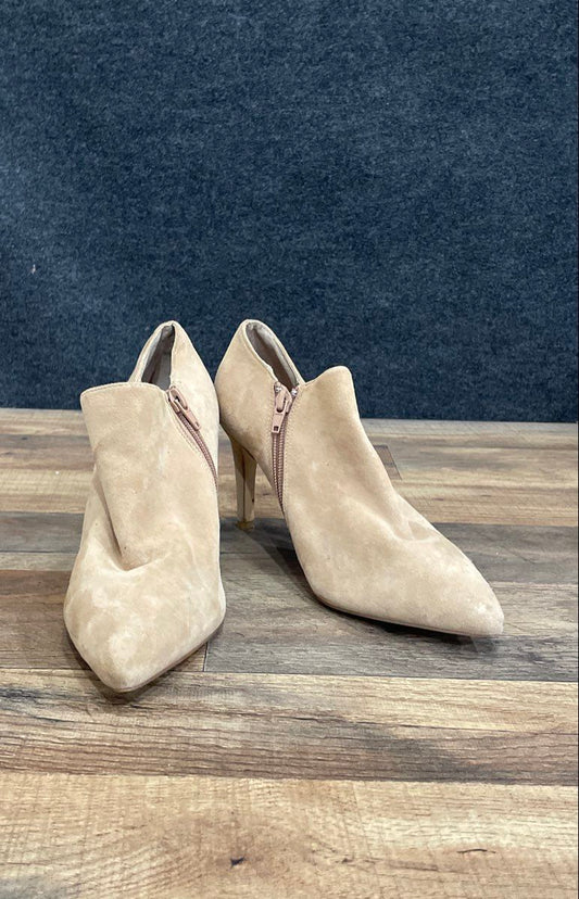 Charles by Charles David Tan Suede Pointed Toe Ankle Booties Heels Size 7.5