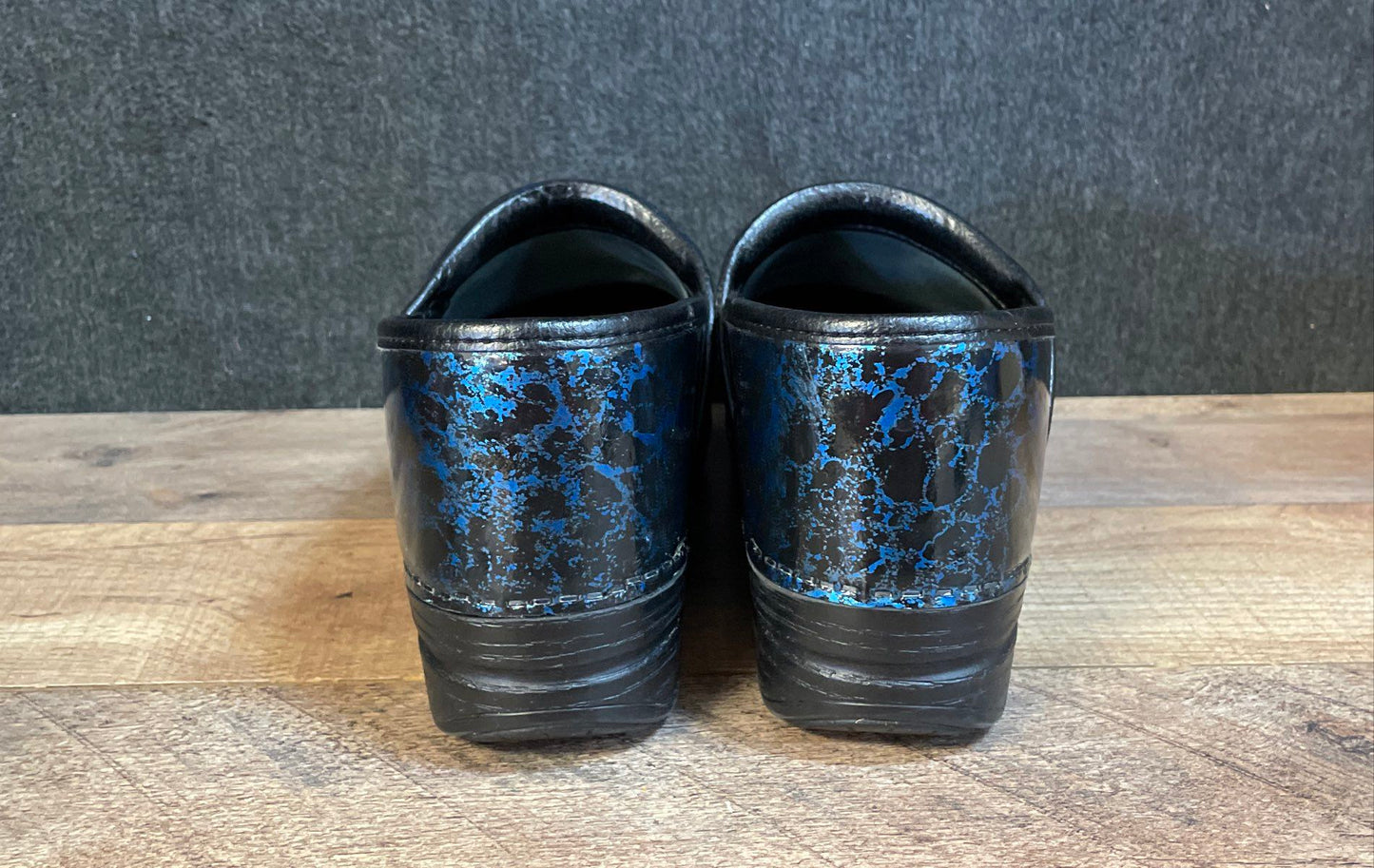 Dansko Professional Blue Black Crackle Patent Leather Clogs Women's Size 39