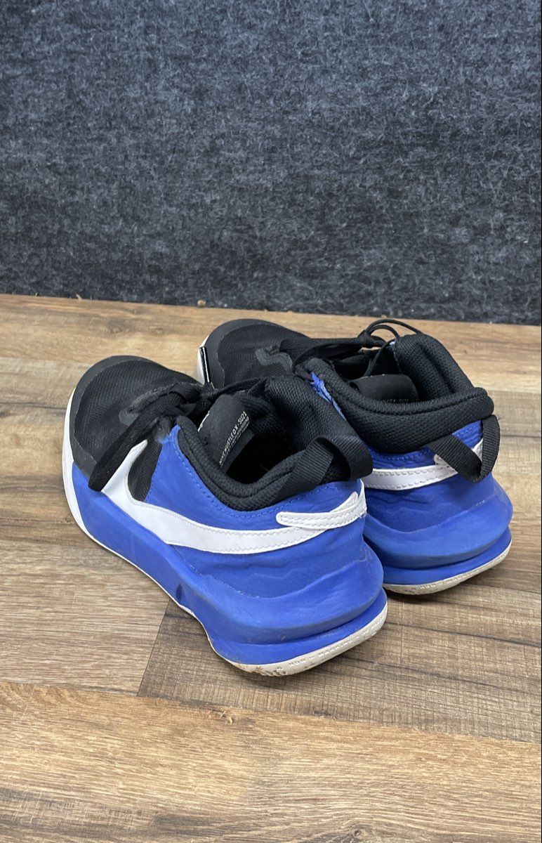 Nike Team Hustle D 10 Black Game Royal White Basketball Shoes Youth Size 5Y
