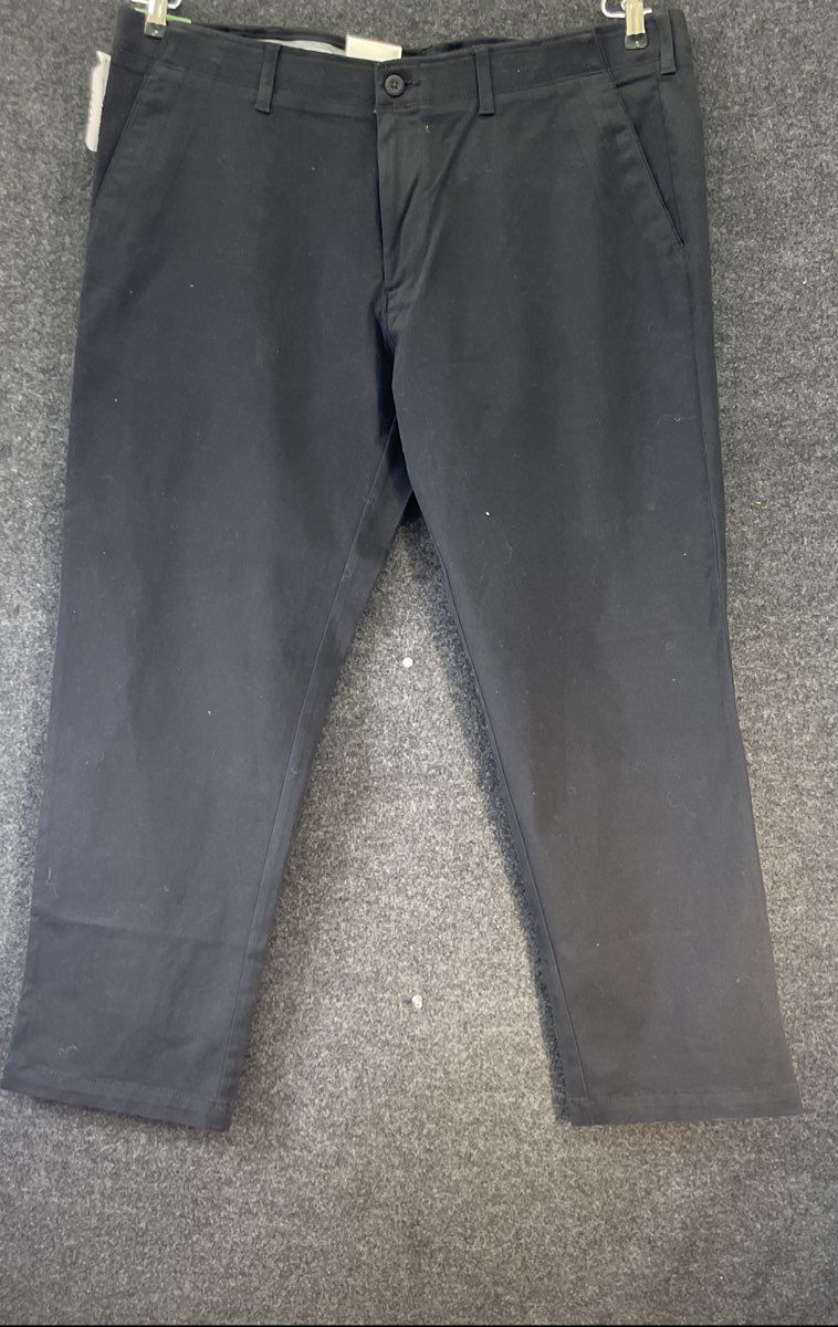 Haggar Men's Life Khaki Comfort Chino Black Straight Fit Pants Sz 42x30 NWT