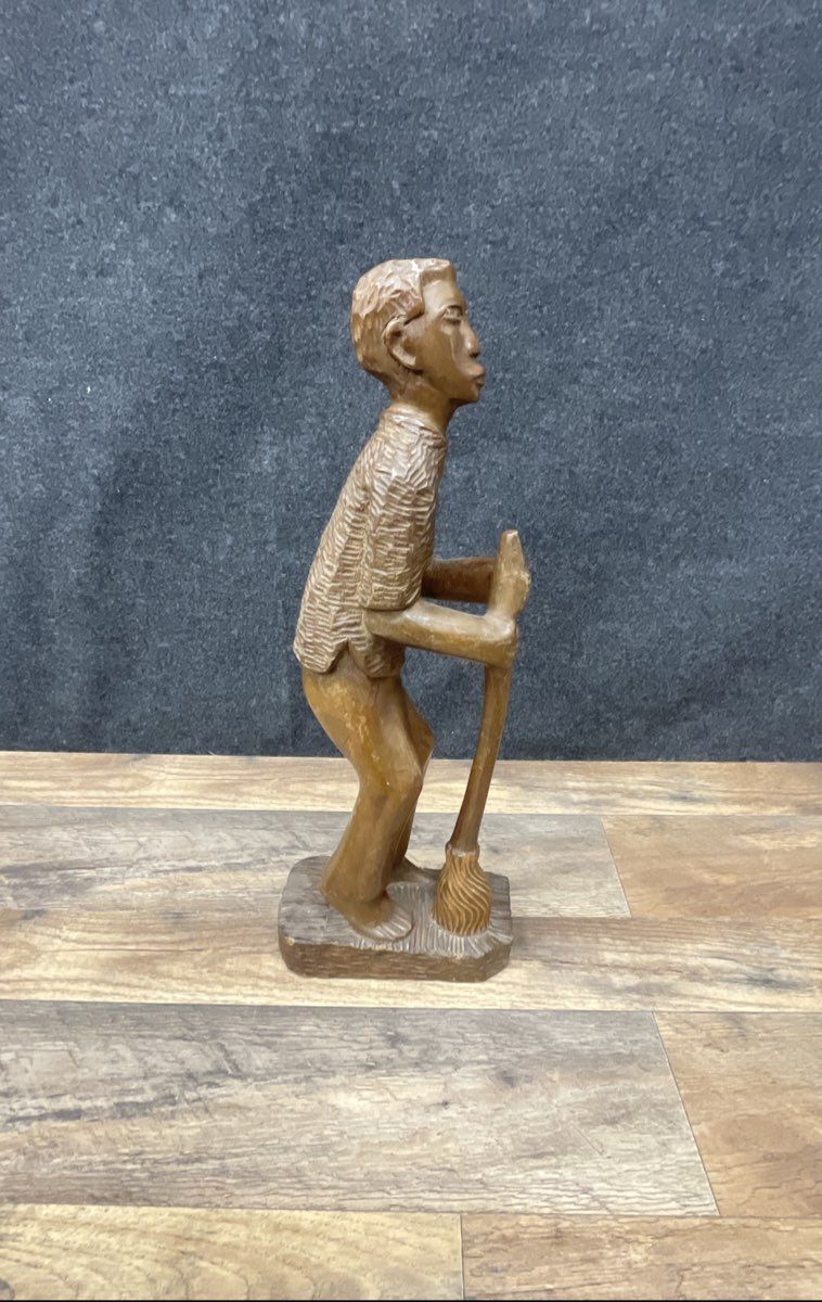 Unsigned Vintage Folk Art Hand Carved Wood Figure Man w/ Broom Statue 17" Tall