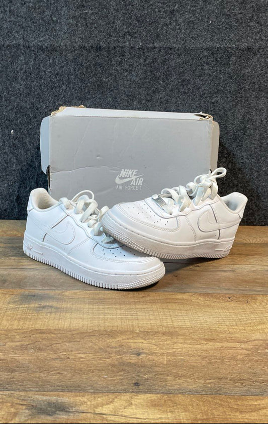 Nike Air Force 1 LE Triple White Youth Sneakers Size 5Y