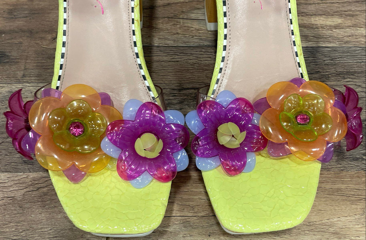 Betsey Johnson Floryn Floral Clear Strappy Platform Clog Sandals Size 9