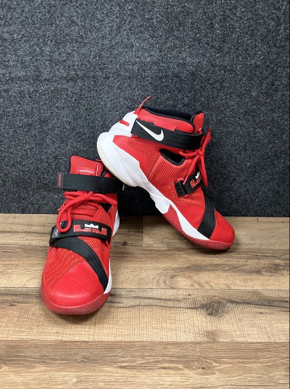 Nike Zoom LeBron Soldier 9 University Red Basketball Shoes Size 8