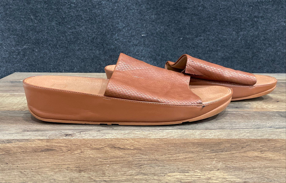 Fitflop Brown Leather Microwobbleboard Slide Sandals Women's Size 11