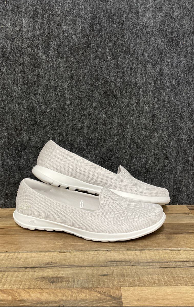 Skechers On-The-Go GoWalk Joy Light Grey Slip-On Size 9.5 Wide DS