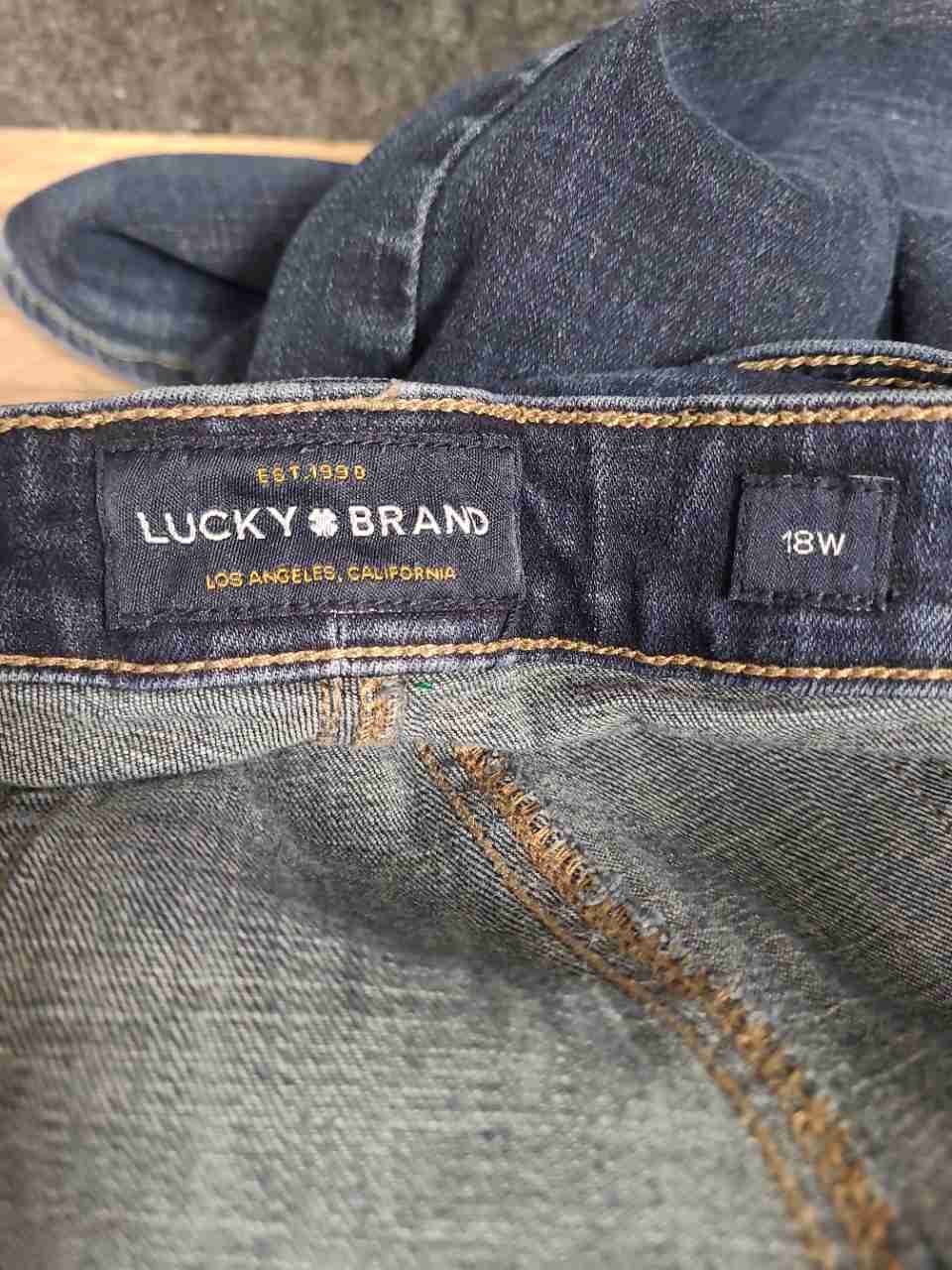 Lucky Brand Women's Lolita Straight Jeans Dark Wash Denim Size 18W