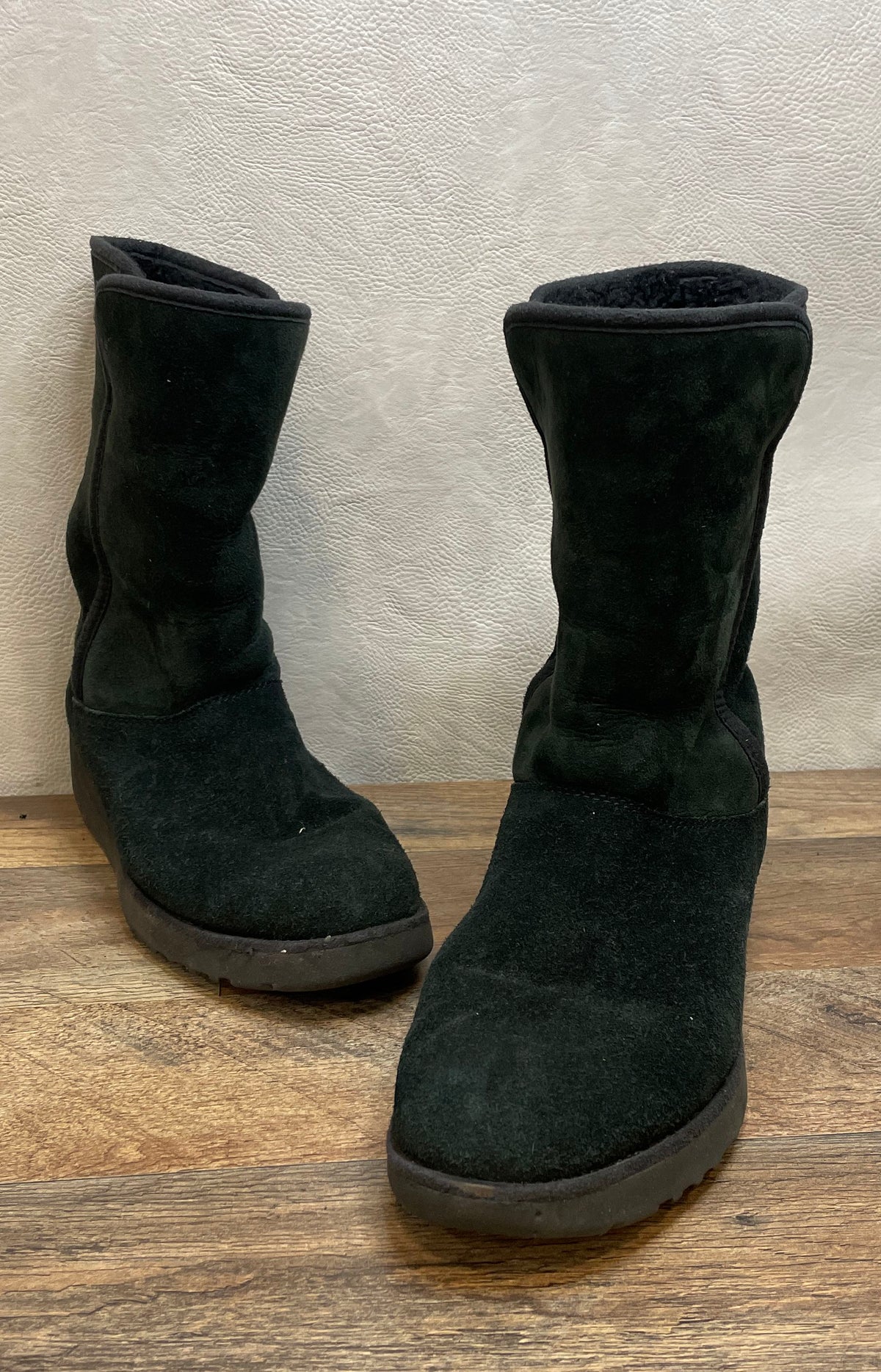 UGG Amie Black Suede Sheepskin Slim Wedge Boots Women's Size 8.5