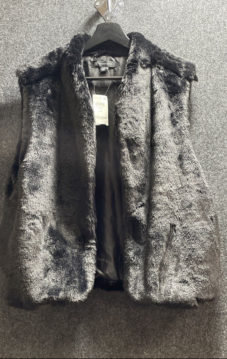 INC International Concepts Women's Black Faux Fur Vest Size L/XL NWT