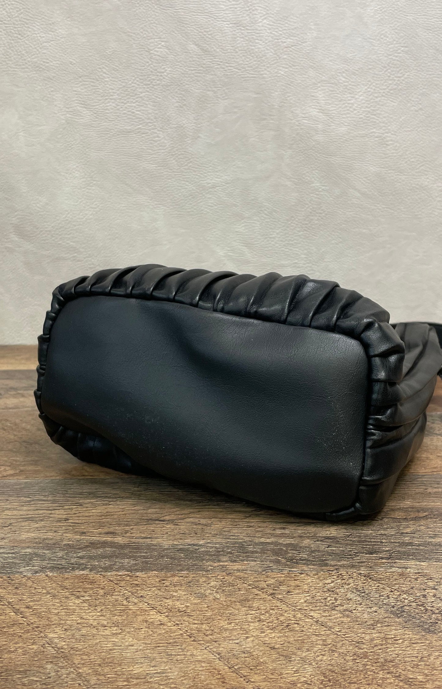 Simply Vera Vera Wang Black Pleated Shoulder Bag Crossbody Handbag