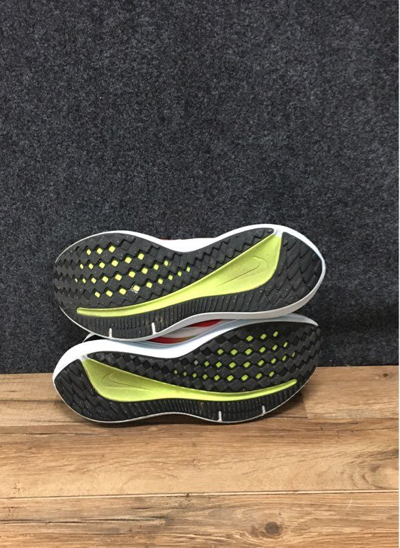 Nike Air Winflo 9 White Crimson Running Shoes DX3352-100 Women's Size 8