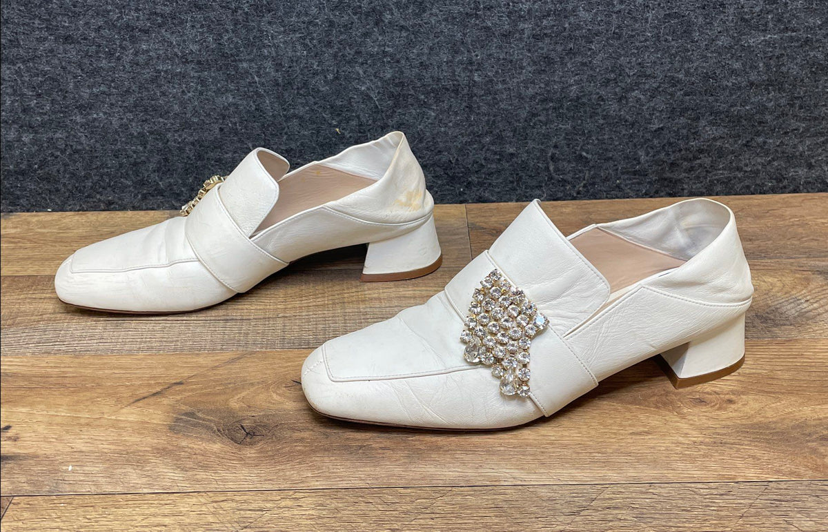Vintage Stuart Weitzman White Leather Crystal Embellished Loafer Mules Size 9