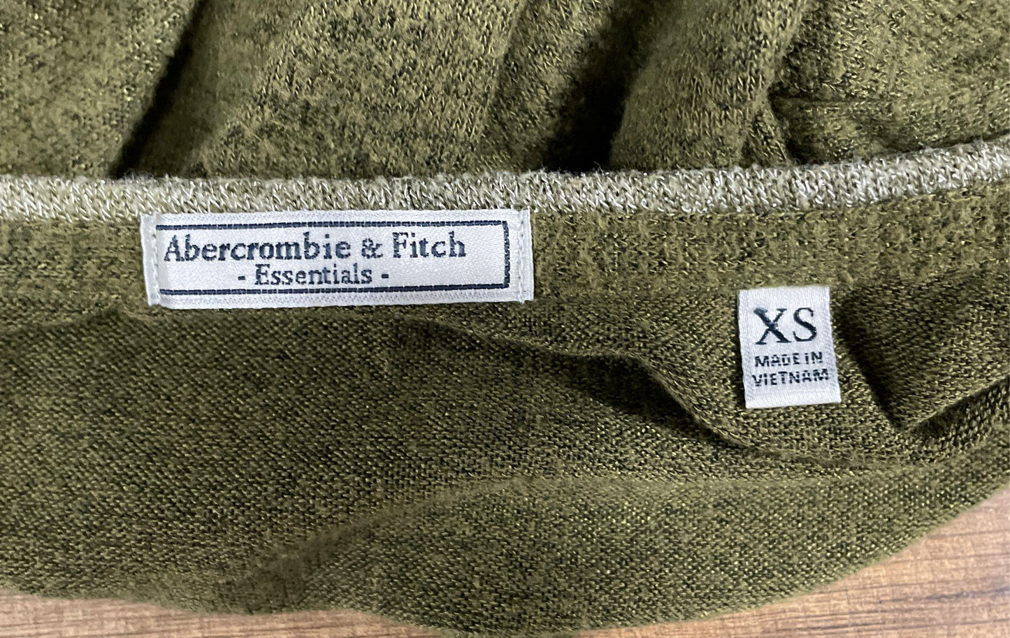 Abercrombie & Fitch Women's Green Essentials Long Sleeve Scoop Neck Top Sz XS